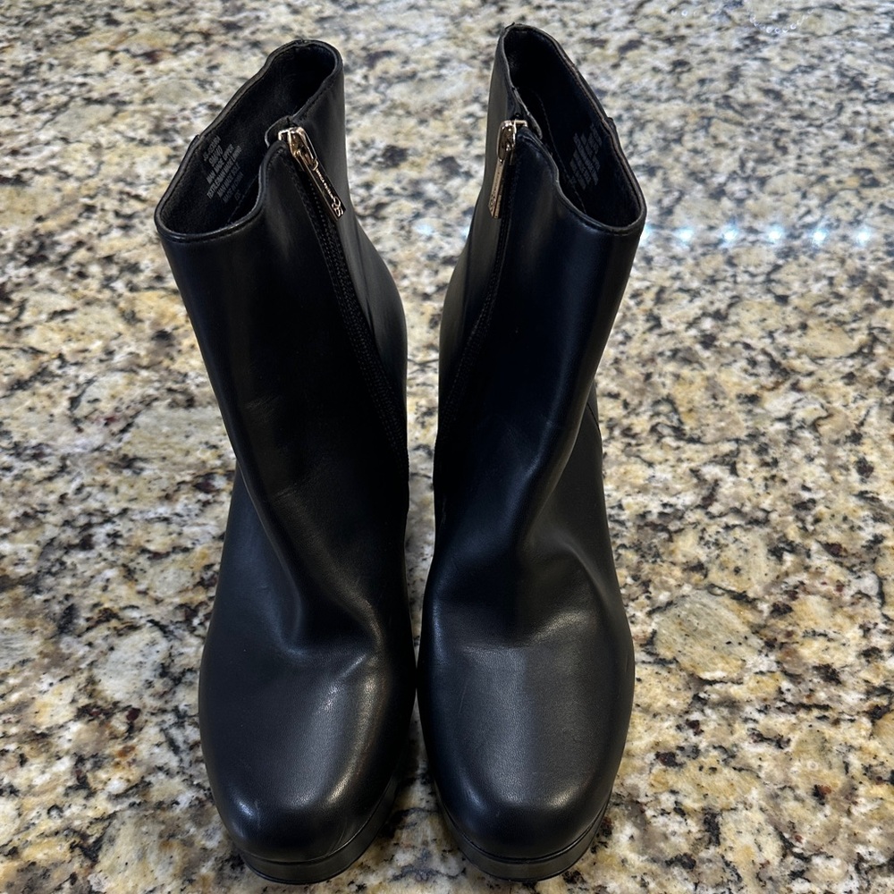 Jessica Simpson Sleek Black Ankle Boots new without box